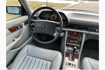  Mercedes Benz 560SEL